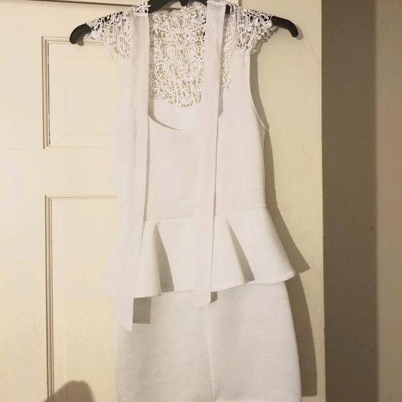 Open back Peplum Dress - Picture 2 of 4